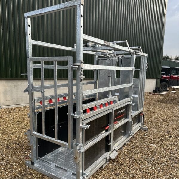 Bateman Hybrid Cattle Crush - Image 4