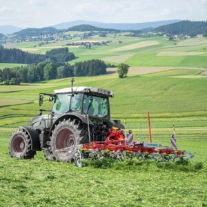 Pottinger Hit 6.61 Tedder – Precision 6-Rotor Design for Optimal Forage Quality
