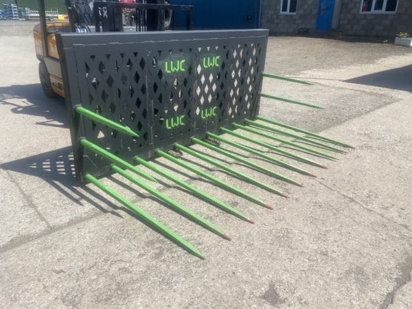 8ft LWC Grass fork C/W cone and pin brackets