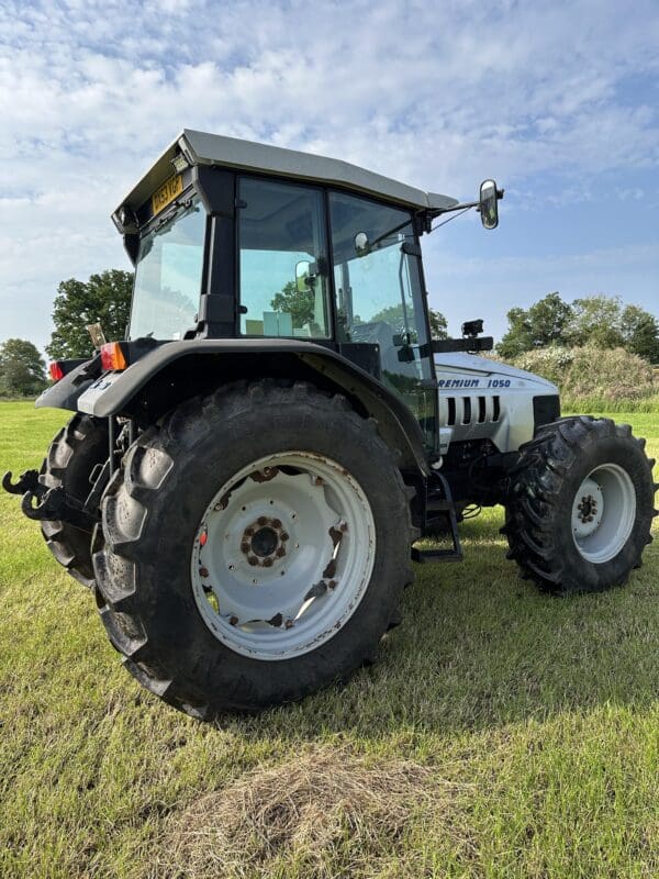 Lamborghini Premium 1050 Tractor - Image 6