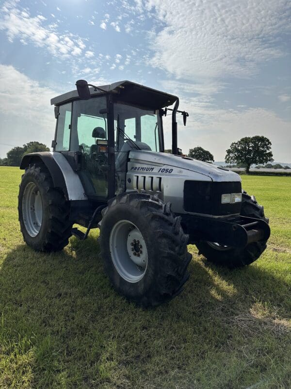 Lamborghini Premium 1050 Tractor - Image 2