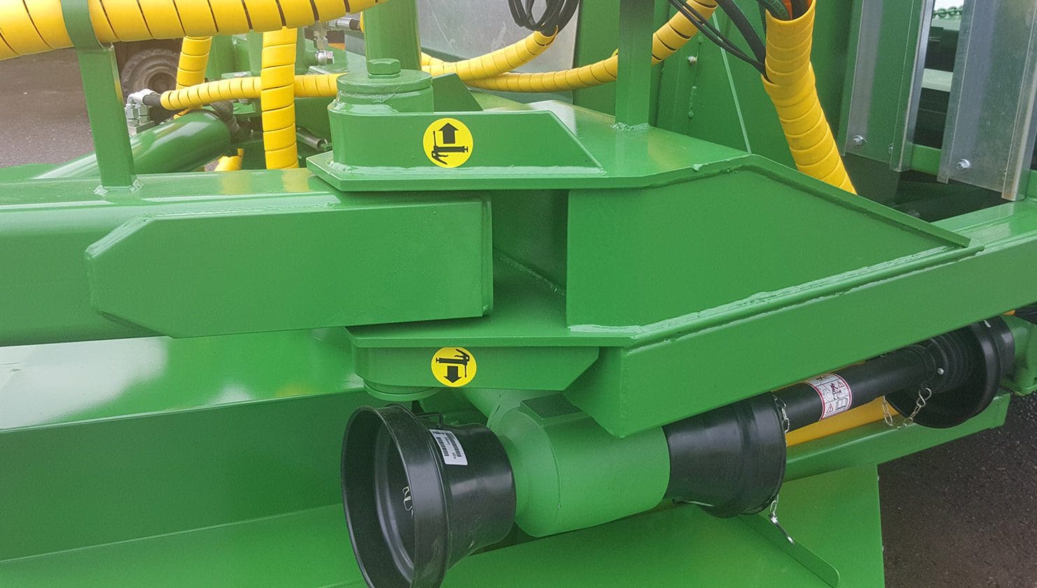 Grass Technology’s GT 160 – Triaxle with rear steering - Image 3