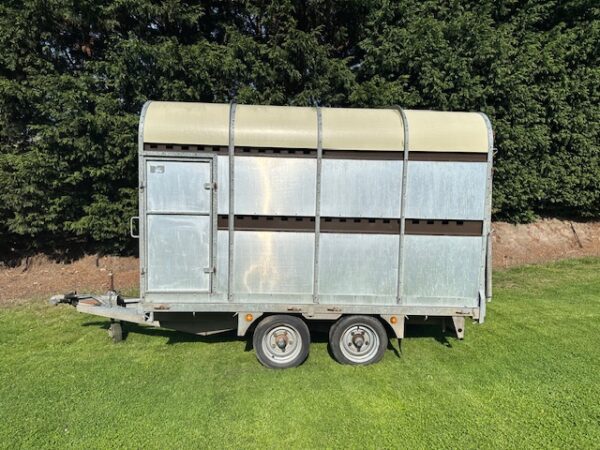 Livestock trailer