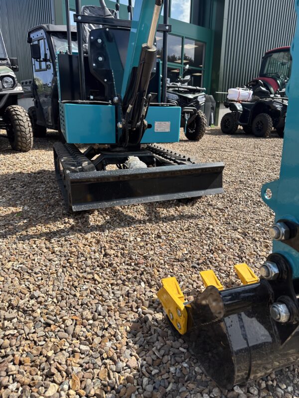JPC 1 TONNE MINI DIGGER - Image 5