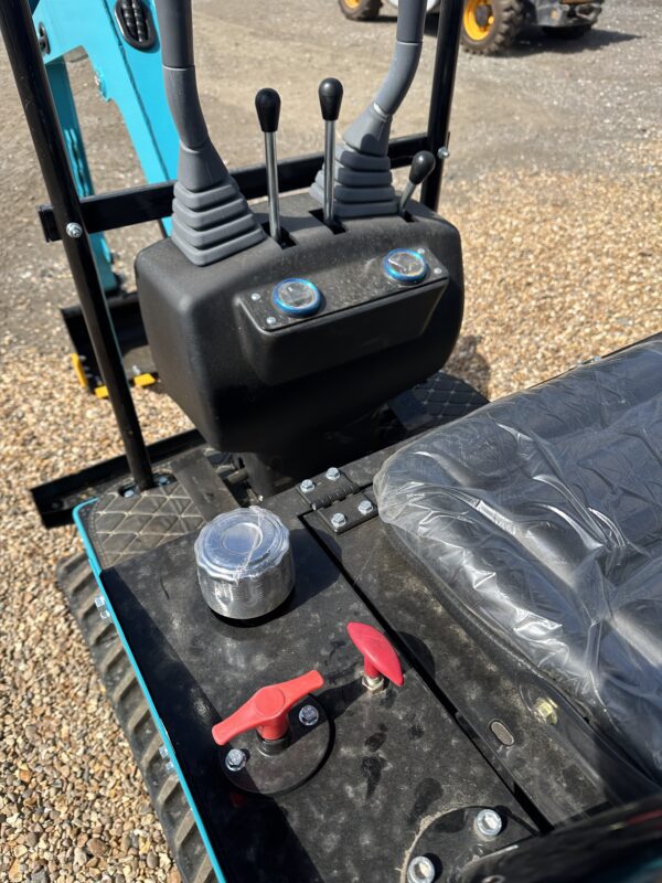 JPC 1 TONNE MINI DIGGER - Image 7