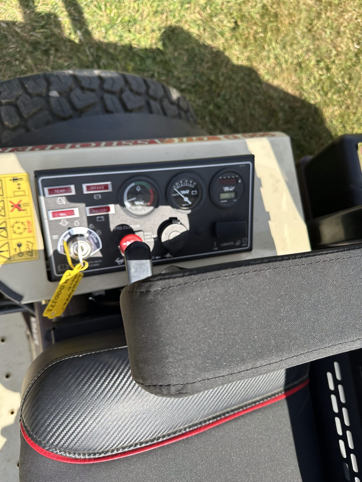 Grasshopper Mower 900D-3452 (61") S/D Out Front Mower - Image 5