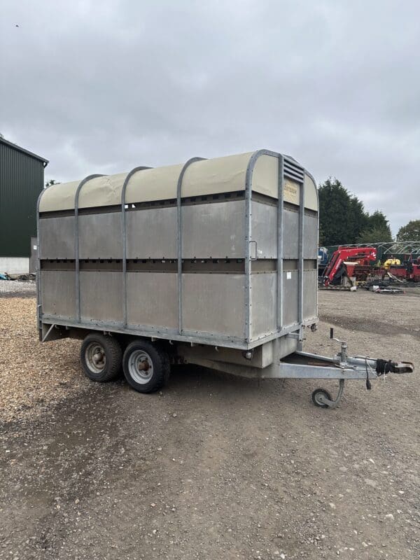 Bateson Cattle Trailer